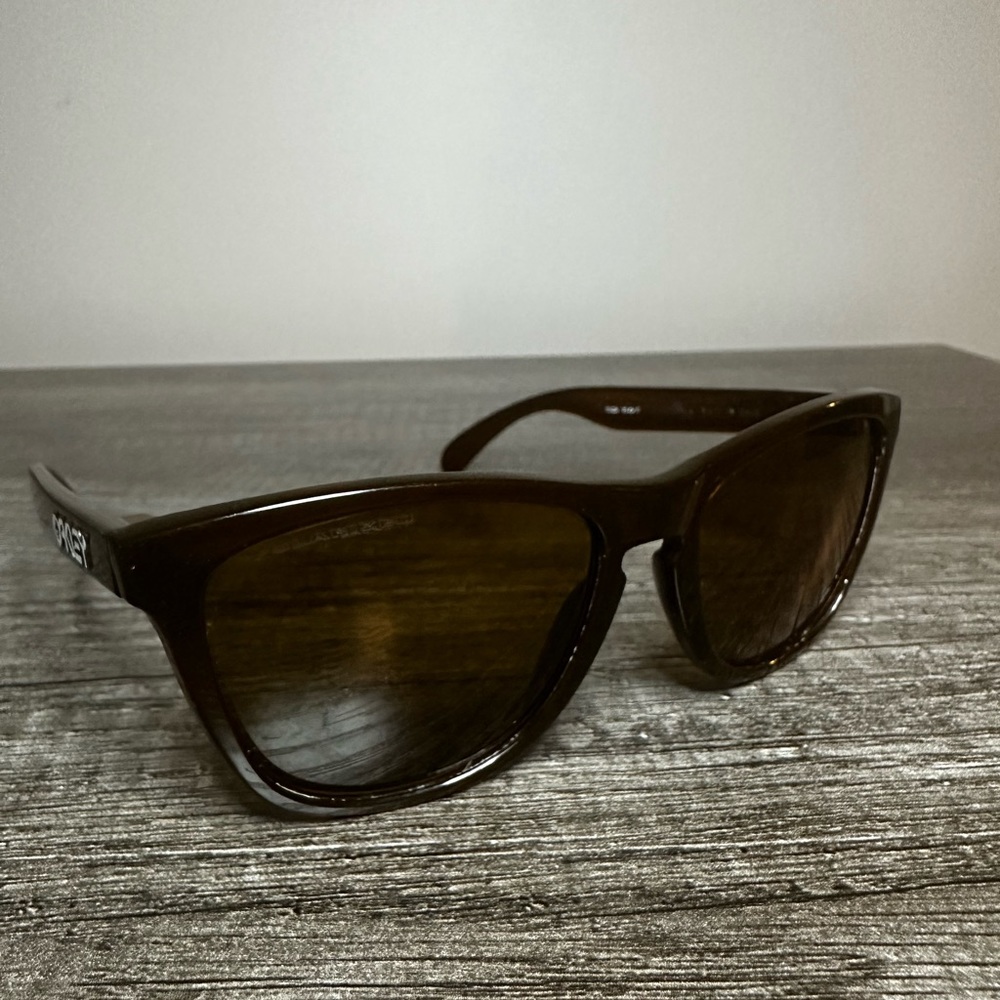 Oakley Frogskin Brown on brown. POLARIZED